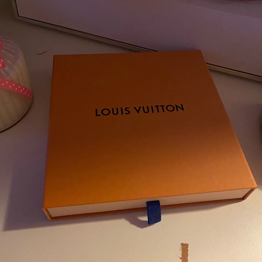 Louis Vuitton box